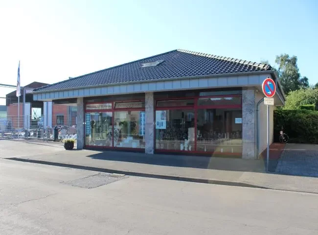 Screenshot von Steinmetzmeisterbetrieb Bernd Hölker - Steinmetz und Grabmale - in Goch: Groß- und Einzelhandel von Naturstein und Agglo, sowie deren...